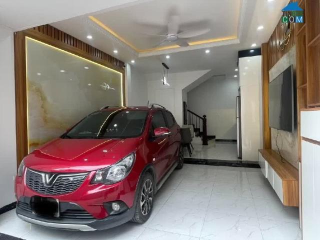 Không Có Căn Thứ 2! Hơn 5 Tỷ Gara Oto, Lô Góc, Ngô Gia Tự, 5T Mới Ở Luôn. LH 0936123