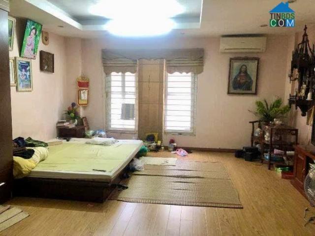 Không mua là tiếc! Nhà phố Lạc Long Quân – Gần Cầu Giấy – An ninh tuyệt đối – Giá chỉ hơn