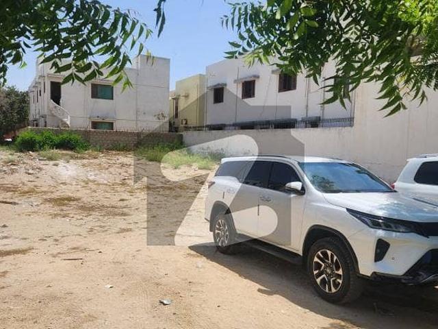 600 yards west open plot for sale dha phase 6 near farooq masjid skbz college