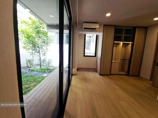 Kheam Hock Road D11, Terrace
