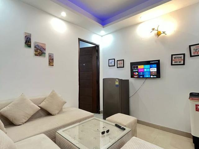 Khidki Extension 1.5 Bedroom 50 Sq. Yd. Apartment in Panchsheel Vihar Delhi Listing ID: #10257
