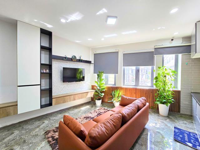 Kiệt Ô tô thẳng thông Lê Đình Lý, 55m2 ngang 8.5m, kd, 3.5 tầng, 7 phòng, 5. X tỷ