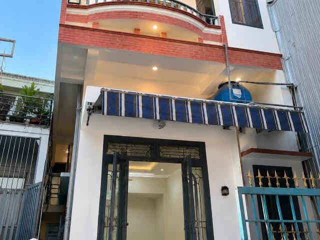 Kiệt gần Lê Duẩn, 78m2, ngang hơn 6m, 2.5 tầng kiên cố, 3PN, sân rộng, giảm sâu 700tr, còn 4.1 tỷ