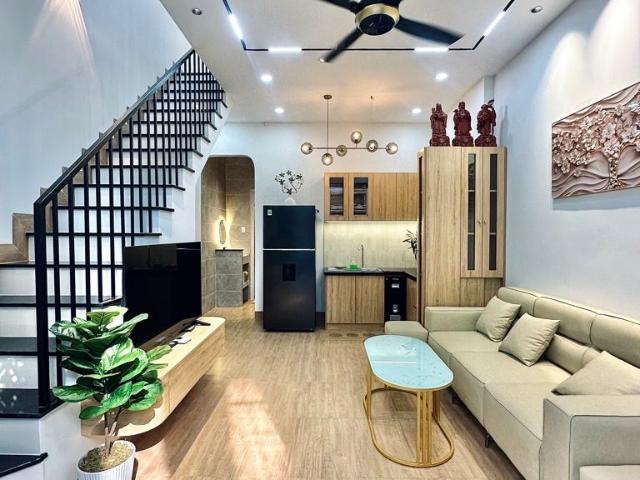 Kiệt tác căn nhà đẹp ngay cạnh mặt tiền, hxh thông tân sơn nhì, 4 x 8.7, chỉ 5. Tỷ
