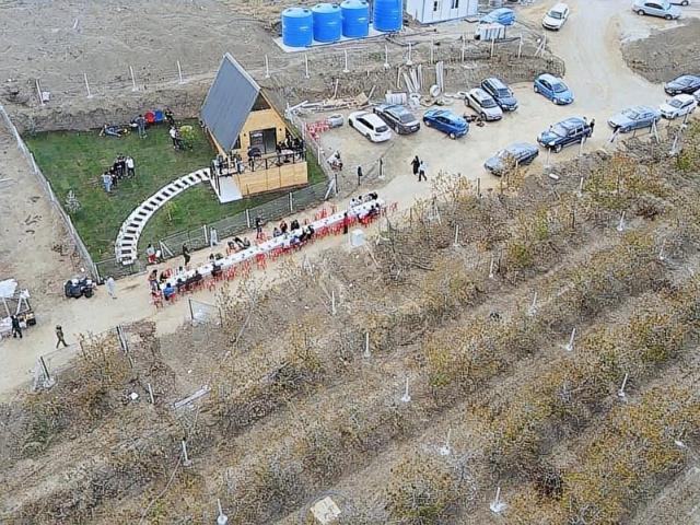 KİRAZ BAHÇESİ POLATLI HOBİ BAHÇESİ KUŞÇU'DA ARAÇ TAKASLI