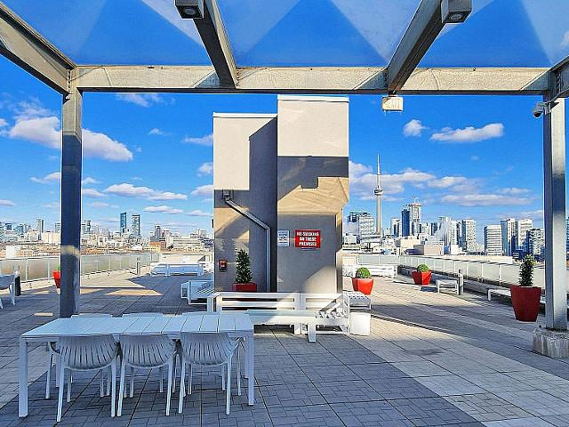 King Street Downtown Toronto Loft Condo 1 Bed 2 Bath