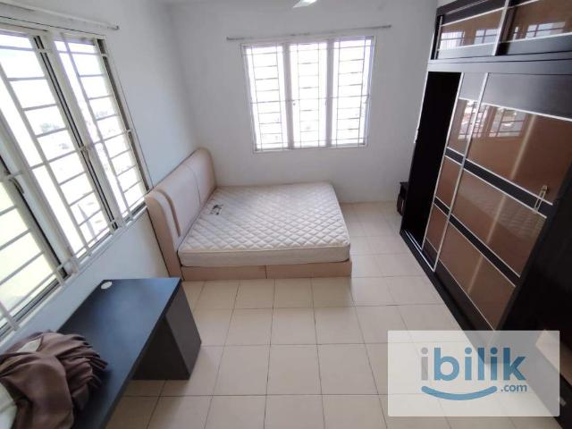King Size bedroom with AC & Window @ Platinum Lake Pv 10, Setapak near to PV 128, TARUMT