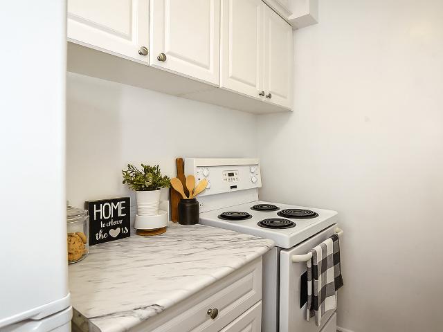 King William Court 2 Bedroom Apartment for Rent at 315 King William St, Hamilton, ON L8L 1P2 Landsdale