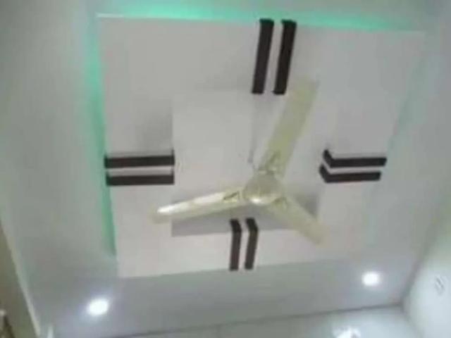 Kings clasic flat 5 rooms 1st flr west open cornr Karachi University Road ID 23022