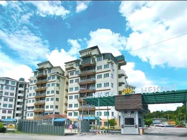 Kings Height Apartment Corner unitRenovatedGated Guarded