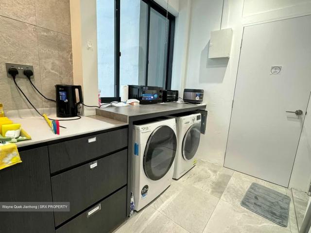 King's Mansion D15, Condominium