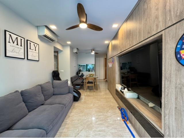 Kingsford Waterbay Condominium For Sale, $1,288,000, 3 Bed 2 Bath 850 sqft $1,515.00 psf