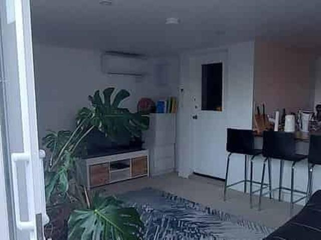 Kingston apartment with a difference!