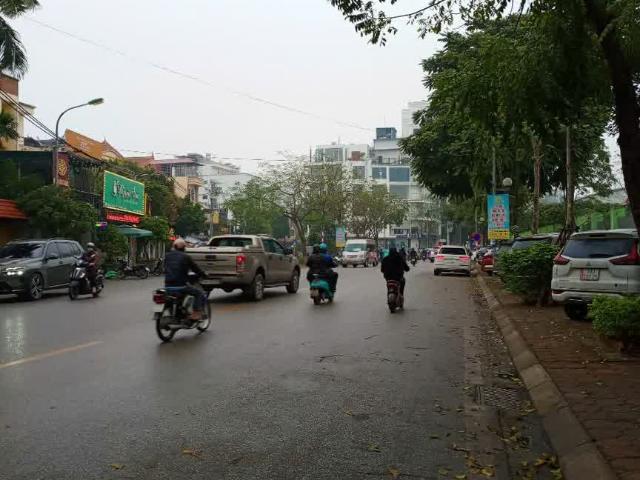 KINH DOANH, LÔ GÓC, Ô TÔ, 79m2, Phố Bồ Đề, Long Biên, nhỉnh 24 tỷ
