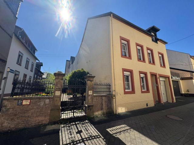 Kinheim: Saniertes Einfamilienhaus mit Charme an der schönen Mittelmosel