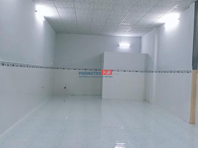 Kiot cho thuê, điện nước riêng gần xã, trường học