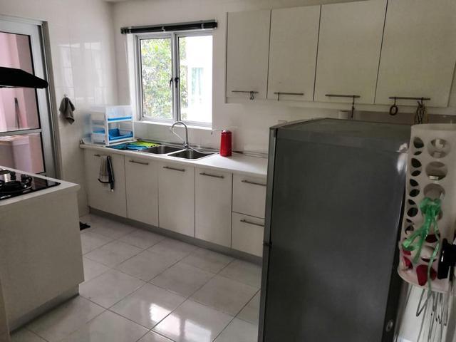 Kiara designer Suite Mont Kiara Nice Condition Partly Furnished