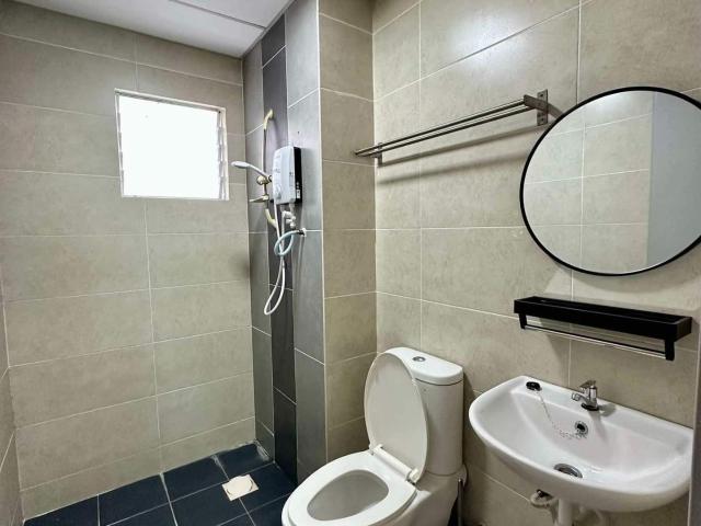 [Kiara Residence] All Chinese Unit Middle Room Rent Near LRT