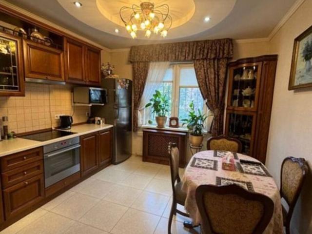 Киев, Григоренко, 20А, продажа трёхкомнатной квартиры, район Дарницкий