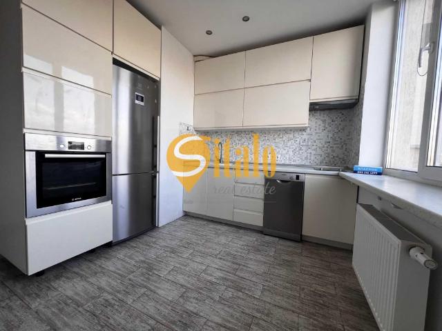 Киев, Лобановського в, 150д, продажа трёхкомнатной квартиры, район Печерский