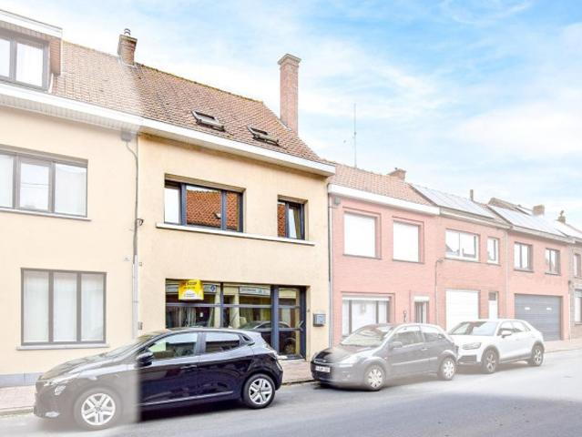 Instapklare rijwoning met 3 slaapkamers en tal van mogelijkheden