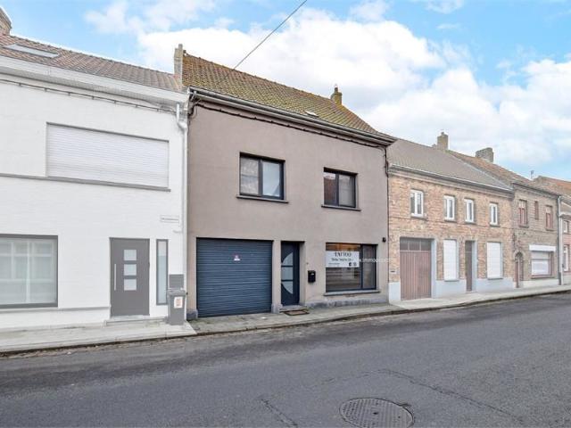 Ruime gezinswoning met garage te Pervijze op 518 m² met prachtige verzichten