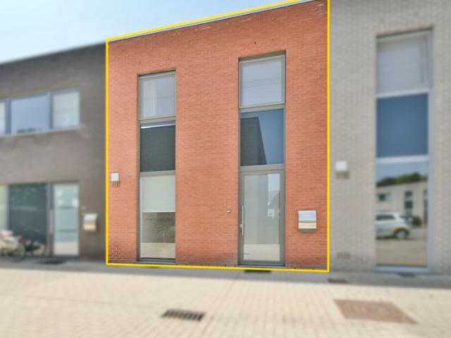 Moderne, energiezuinige rijwoning in een rustige en gezelli