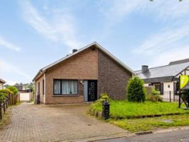 Goed onderhouden woning met 3 slpks, rustig gelegen op 690