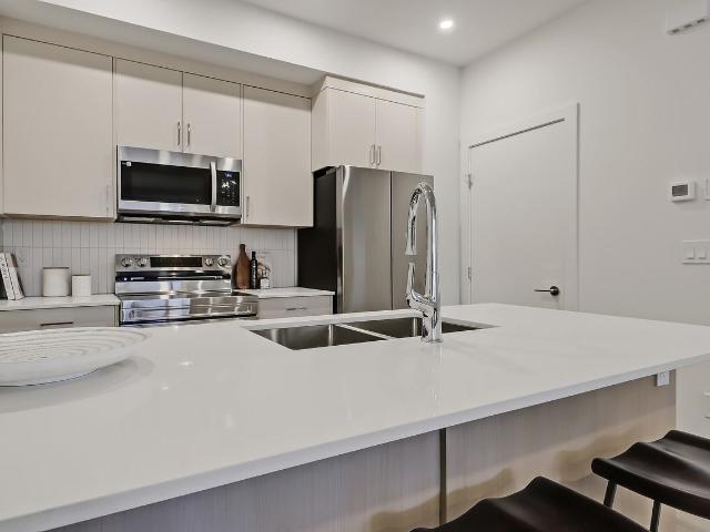 Killarney Avas 2 Bedroom Apartment for Rent at 3408 37 St Sw, Calgary, AB T3E 3C1 Killarney