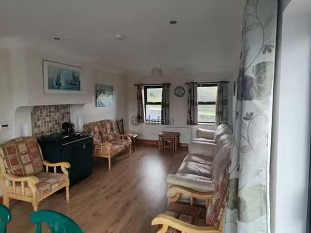 Kilmeena Hall, Kilmeena, Co. Mayo is for rent