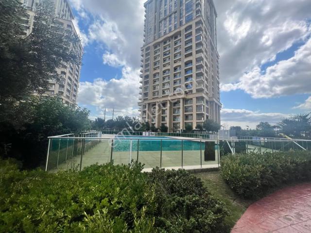 Kiptaş Venezia Mega Kiralık Lüks Eşyalı Kare Salon 1+1 Daire