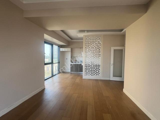 Kiptaş Venrzia Mega Kiralık Boş Hemen Oturum 2+1 Daire