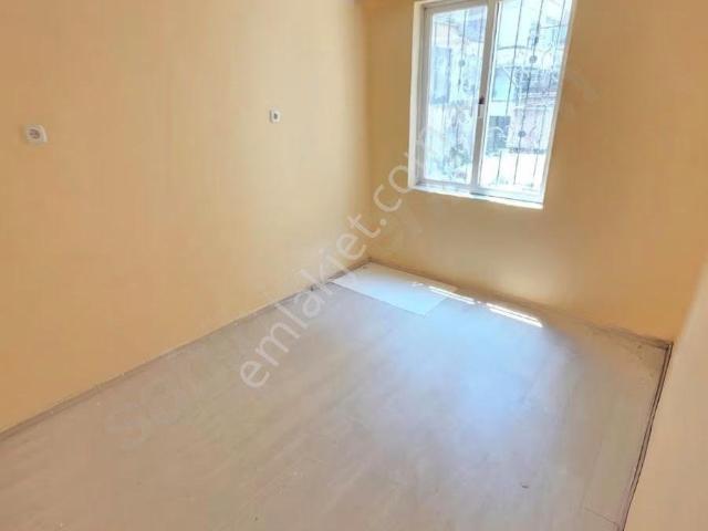 Kiralık Mersin Yenişehir Akkent Yüksek Giriş 2+1 Güneş Enerjili