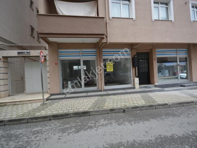 Kiralık Metroya Yürüme Mesafesinde 95 M2 Cadde Üzeri Dükkan