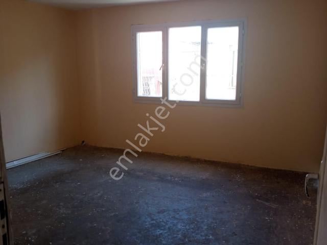 Kiralık Aylık 2+1 Yeşilyurt 3kat Kapalı Mutfak Geniş 2balkon 8,500tl