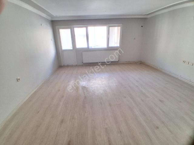 Kiralık Daire, 3+1, D.gazlı, Zübeyde Hanım Caddesinde, Çakırdan