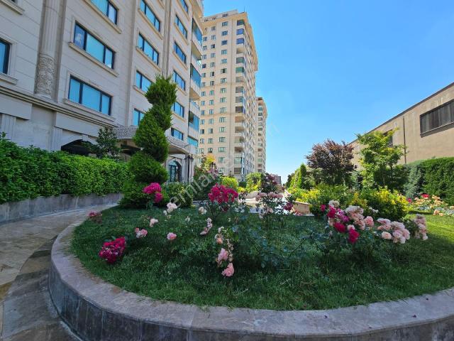 Kiralık Geniş 3+1 Site İçi Uludağ Evlerinde Havuz Kapalı Otopark