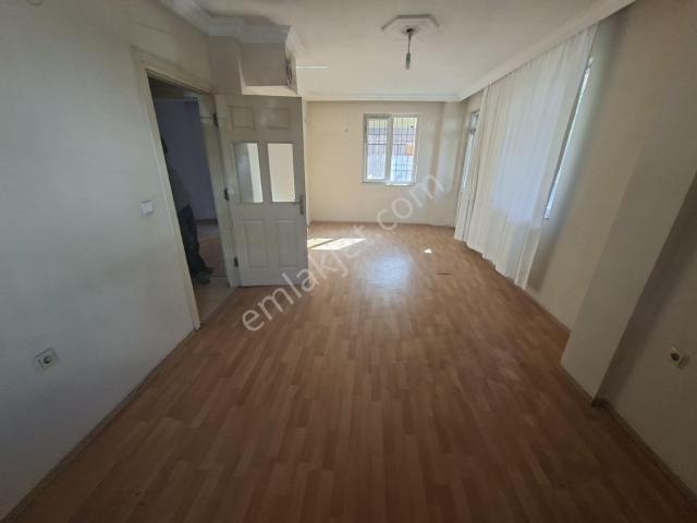 Kiralık Hüsnükarakaş Mh 2+1 Giriş 100 M2 Kepez Devlete Yakın