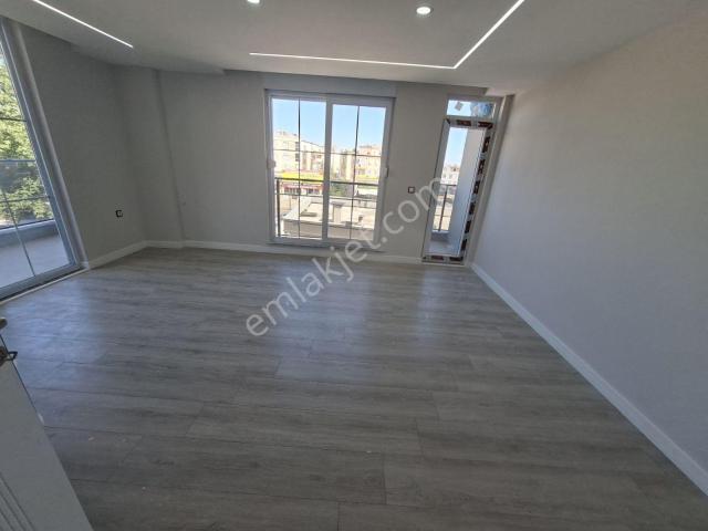 Kiralık Kepez Devlete Yakın Sıfır Asansörlü 2+1 90m2 3 Kat