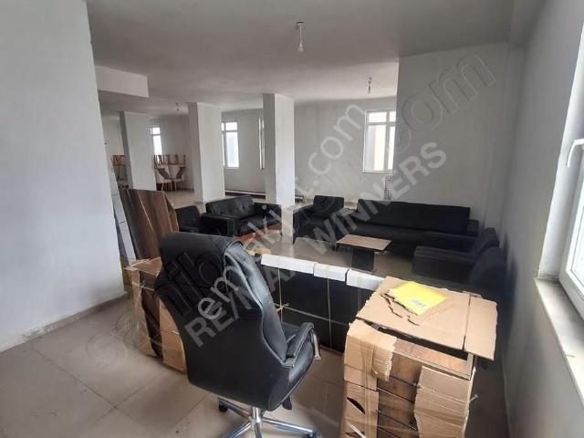 Kiralık Ticari Dükkan Merkezi Konumda, Geniş Kullanım Alanı