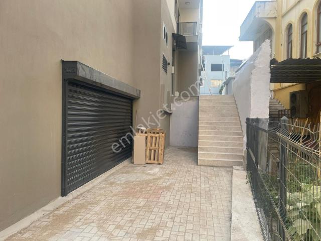 Kiralık Zafer Mah. Sağlık Caddesi Üzeri Zafer Cami Yanı Panjurlu