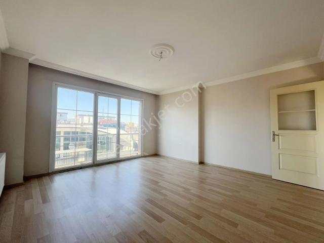 Kiralık 2+1 Daire Kurtköy Merkez Metroya Yakın Ara Kat