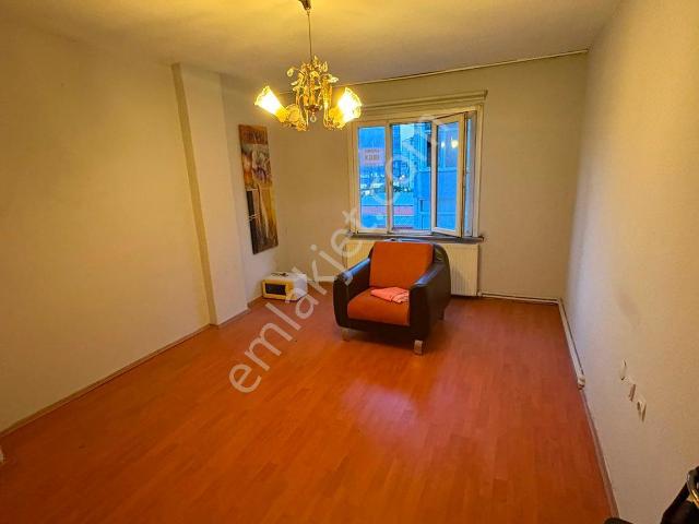 Kiralık 2+1 Daire,212 Metroya Yakın,85m2