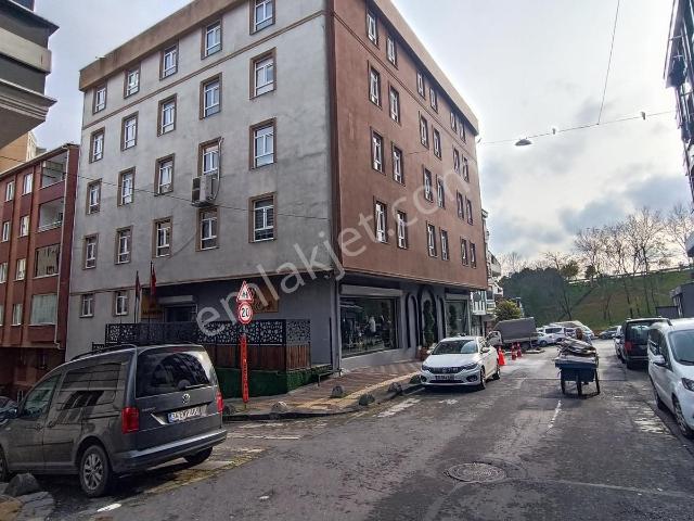Kiralık 2.600m2 Merkezi Konumda Reklam Değeri Olan 7 Kat İşyeri