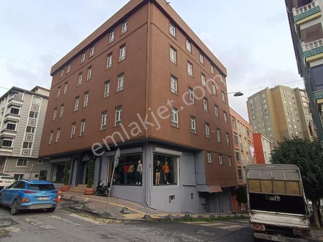 Kiralık 2.800m2 Merkezi Konumda Reklam Değeri Olan Komple Bina