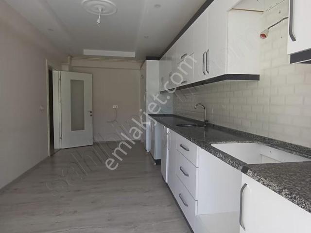 Kiralık 3+1 Daire Alaşehir İstasyon Mahallesi