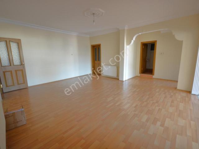 Kiralık 4+1 Sultanbeyli Merkezde! 1302 Cadde Üzerinde Daire