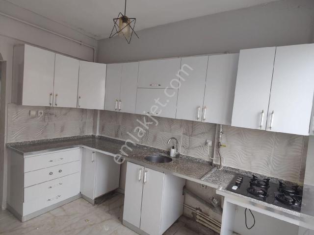 Kiralık 4 Oda Doğalgazlı Bakımlı
