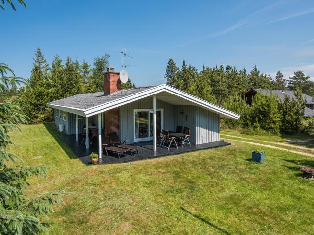 Kirkeflod 12, Houstrup
