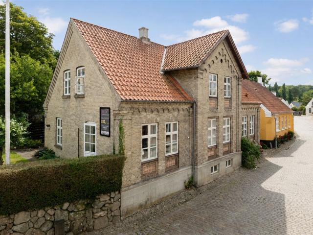 Kirkegade 9